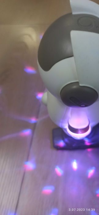 Grający, tańczący  robot na baterie