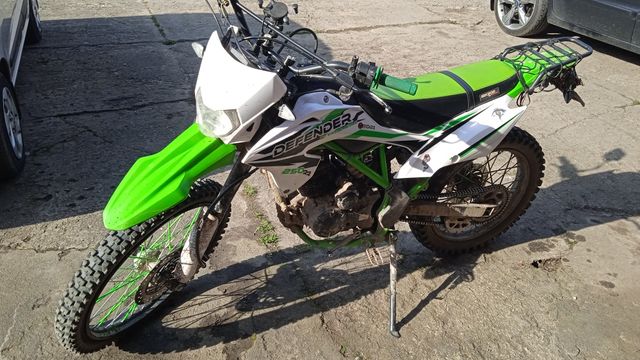 Cross Defender 250