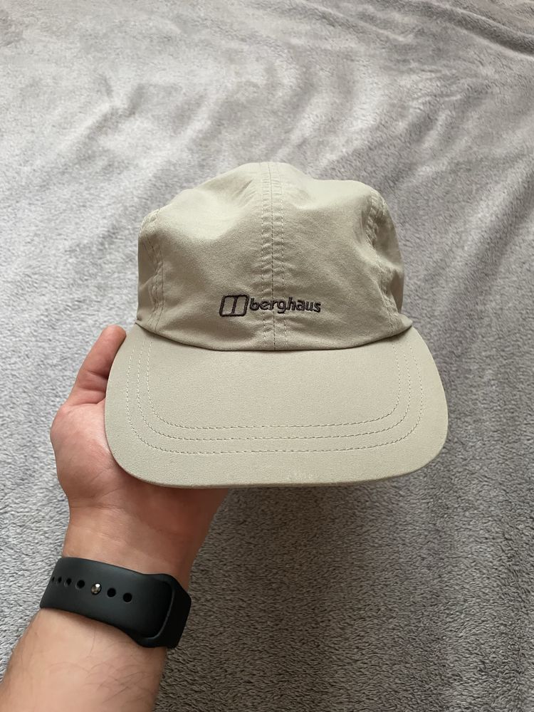 Кепка бейсболка пятипанелька  berghaus