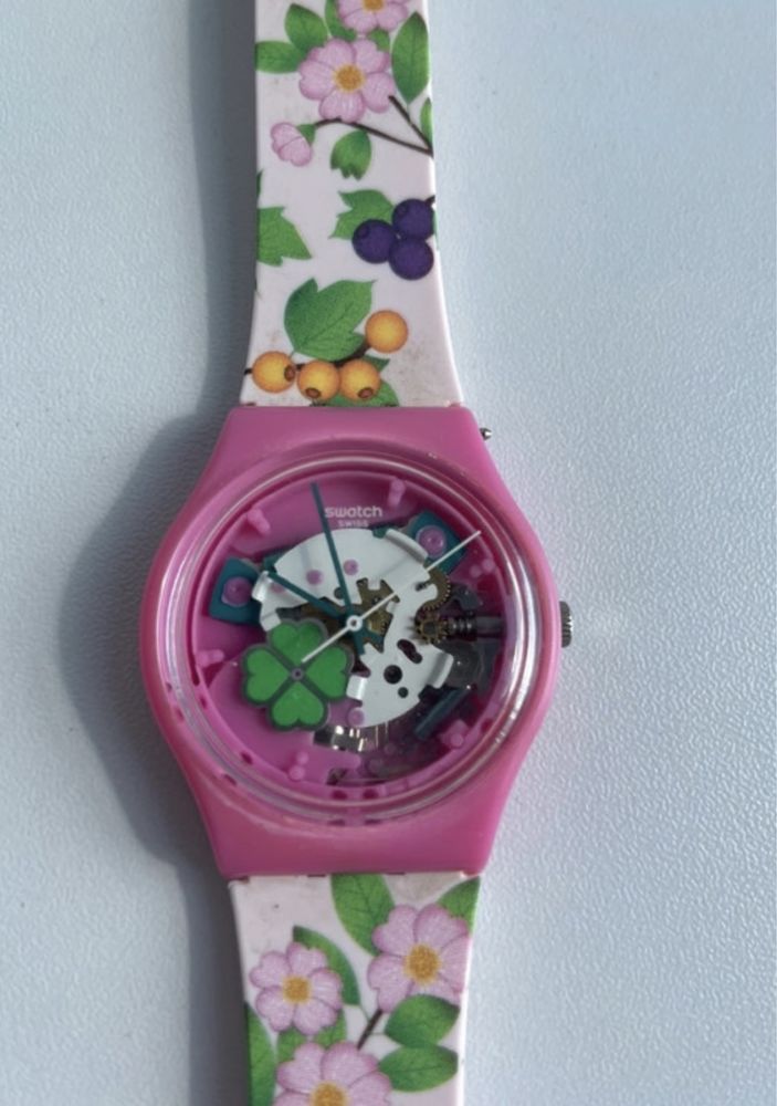 Swatch GP147 różowy z koniczynką