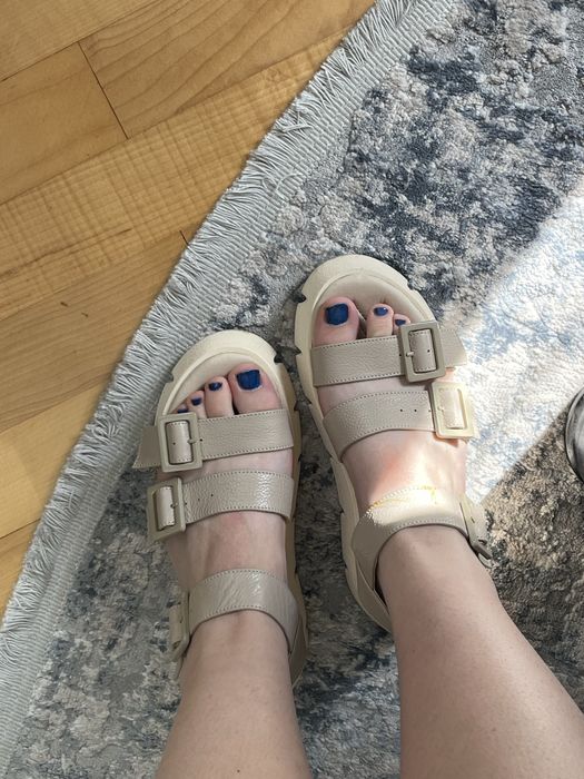 жіночі сандалі, шкіряні