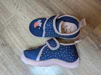 Peppa Pig kapcie granatowe r. 23
Kapcie AW23-50PP Granatowy