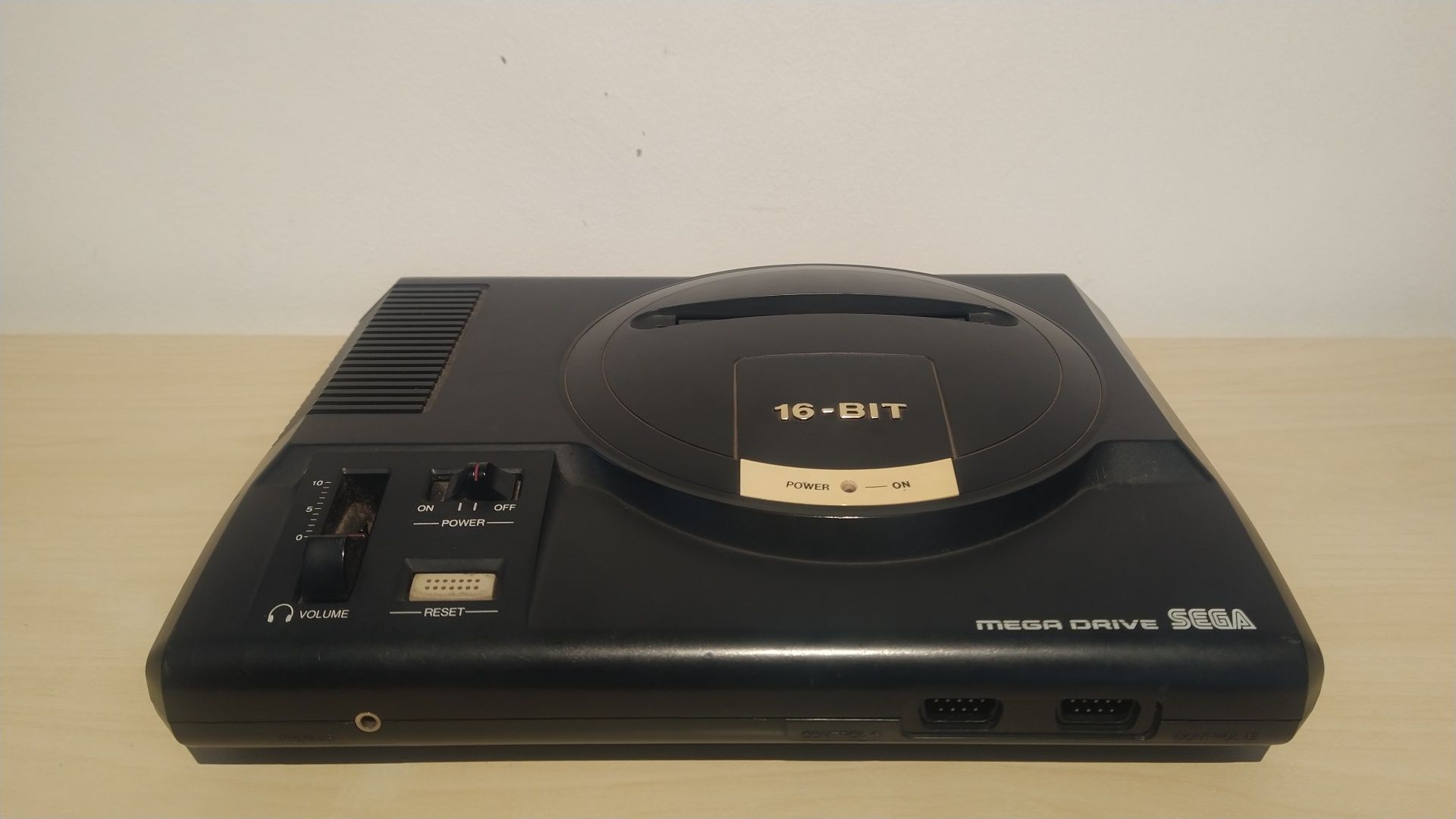 Consola Sega Megadrive - só consola