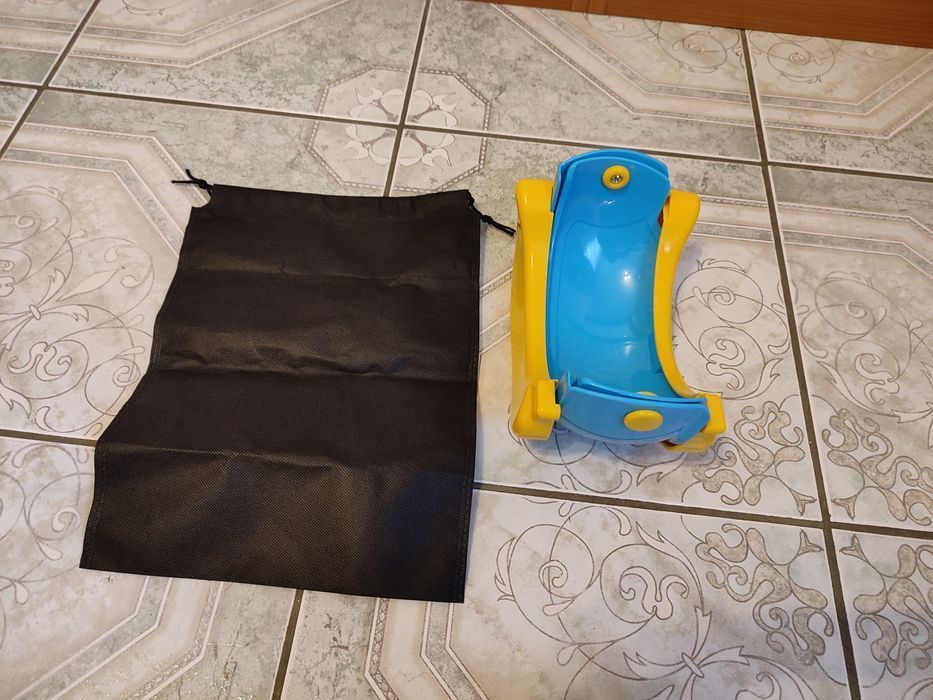 Nowy składany niebieski nocnik turystyczny