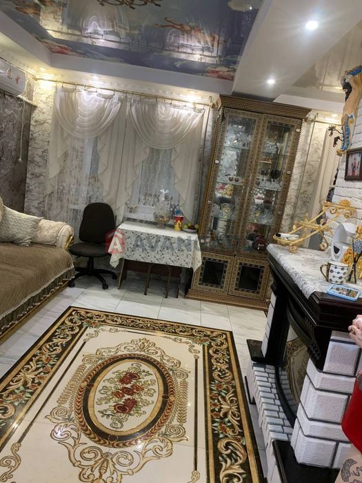 Продам простору 3- кімнатну квартиру