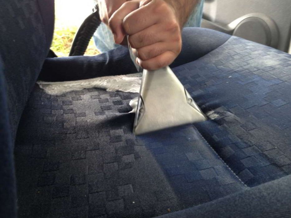 Serviço Limpeza de Estofos, Carpetes e Interiores de Carros