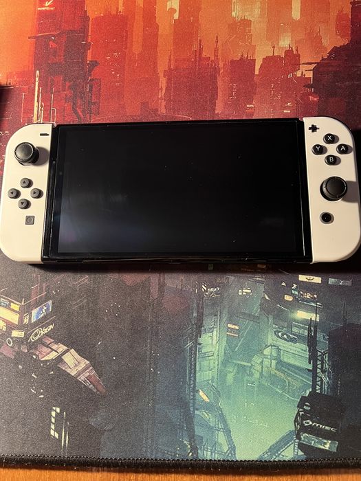 Nintendo switch OLED повний комплект +джойкони hori + картридж фіфа21