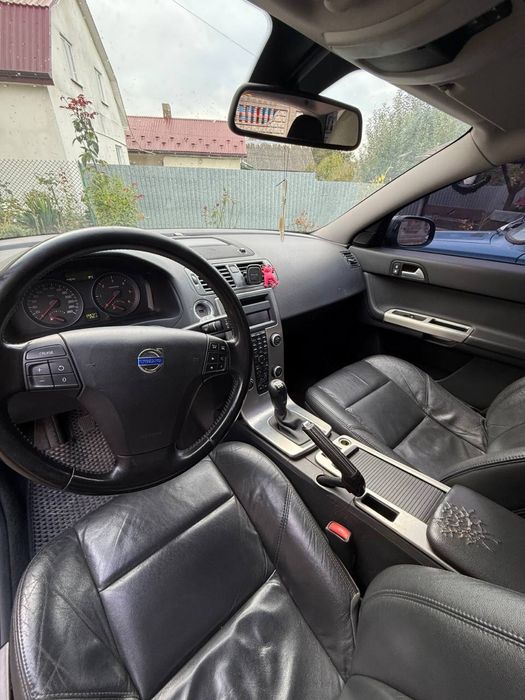 Volvo V50 2009 року