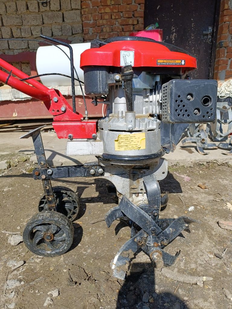 Продам культиватор Rotalux 52А