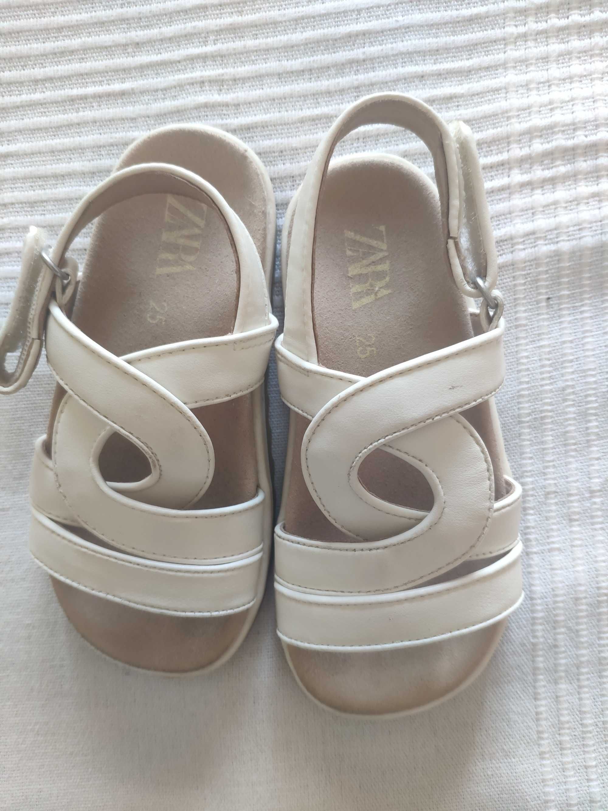 sandalias e sapatilhas todos por  5 euros