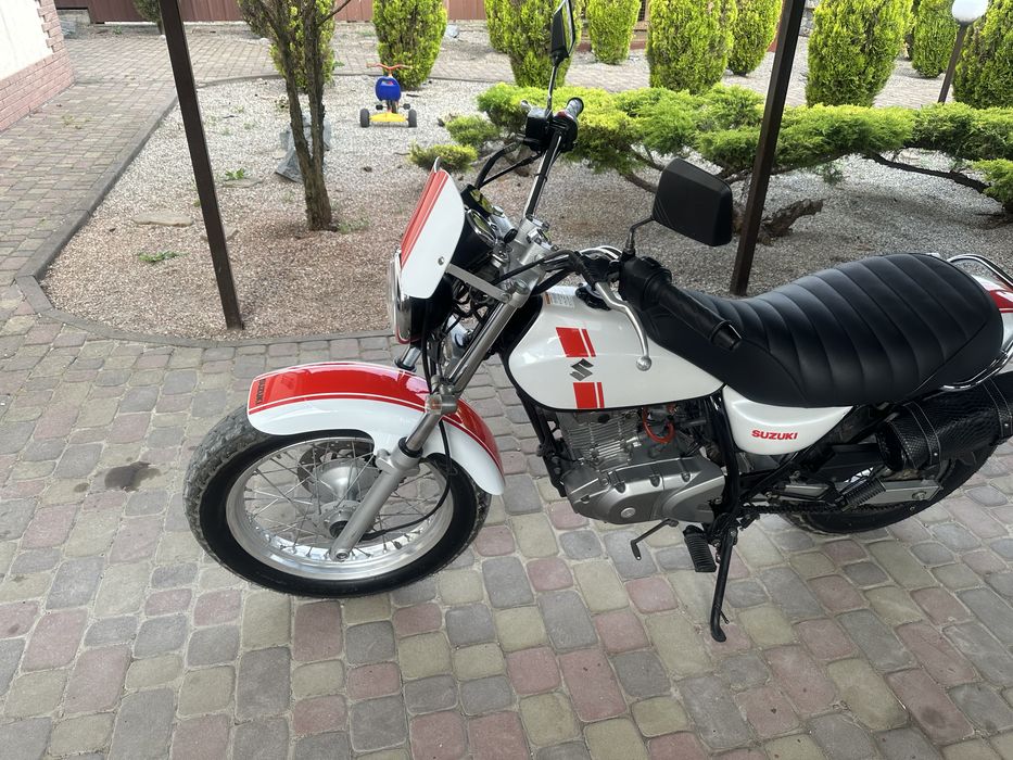 Suzuki van van 200