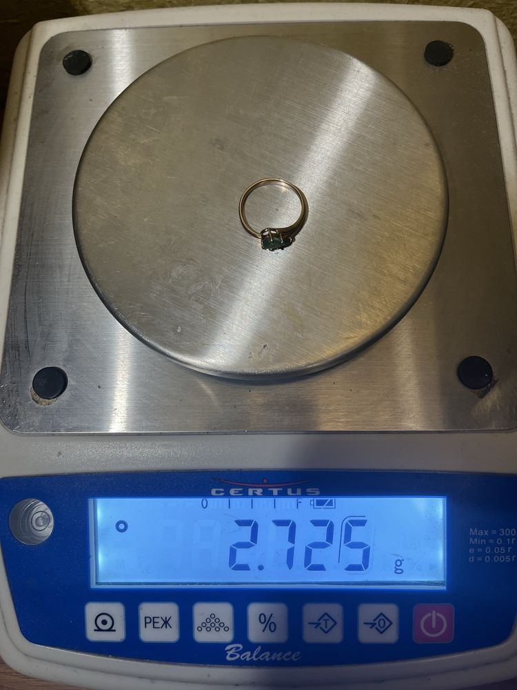 Золота каблучка 2.72 г.