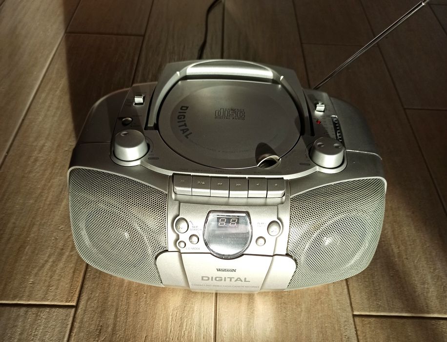 Radiomagnetofon kasetowy z cd Watson RR5887.