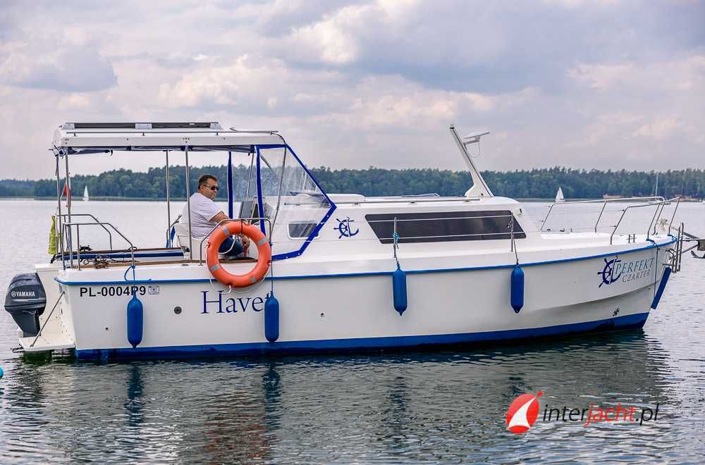 Czarter Jacht motorowy hauseboat wynajem łodzi Mazury BEZ PATENTU 7 os