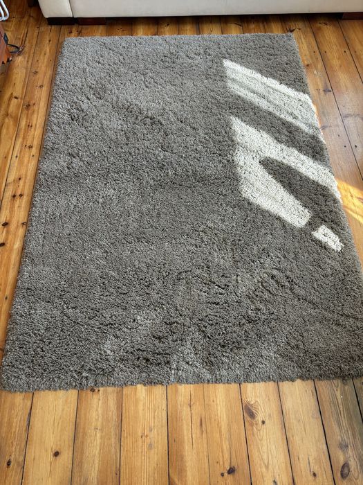 Chodnik. Dywan shaggy jasny z pawiami i brazowy jednolity