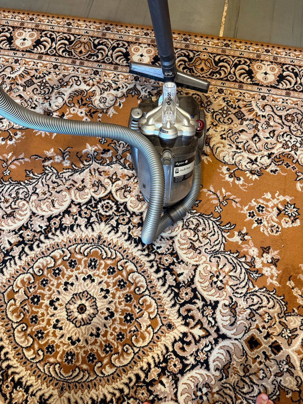 Odkurzacz bezworkowy
Dyson
