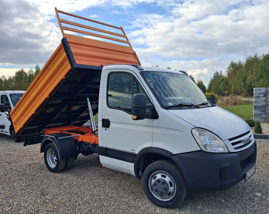 Iveco Daily 35c13 Wywrotka Nowy kiper**2.3 130km 2010 Rok**


Iveco Da
