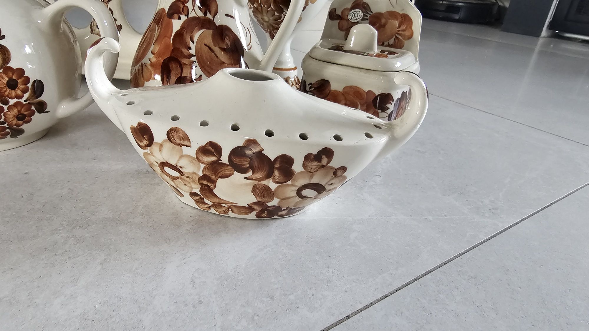 Zestaw ceramiczny PRL – 7 elementów, ręcznie malowany – styl rustykaln