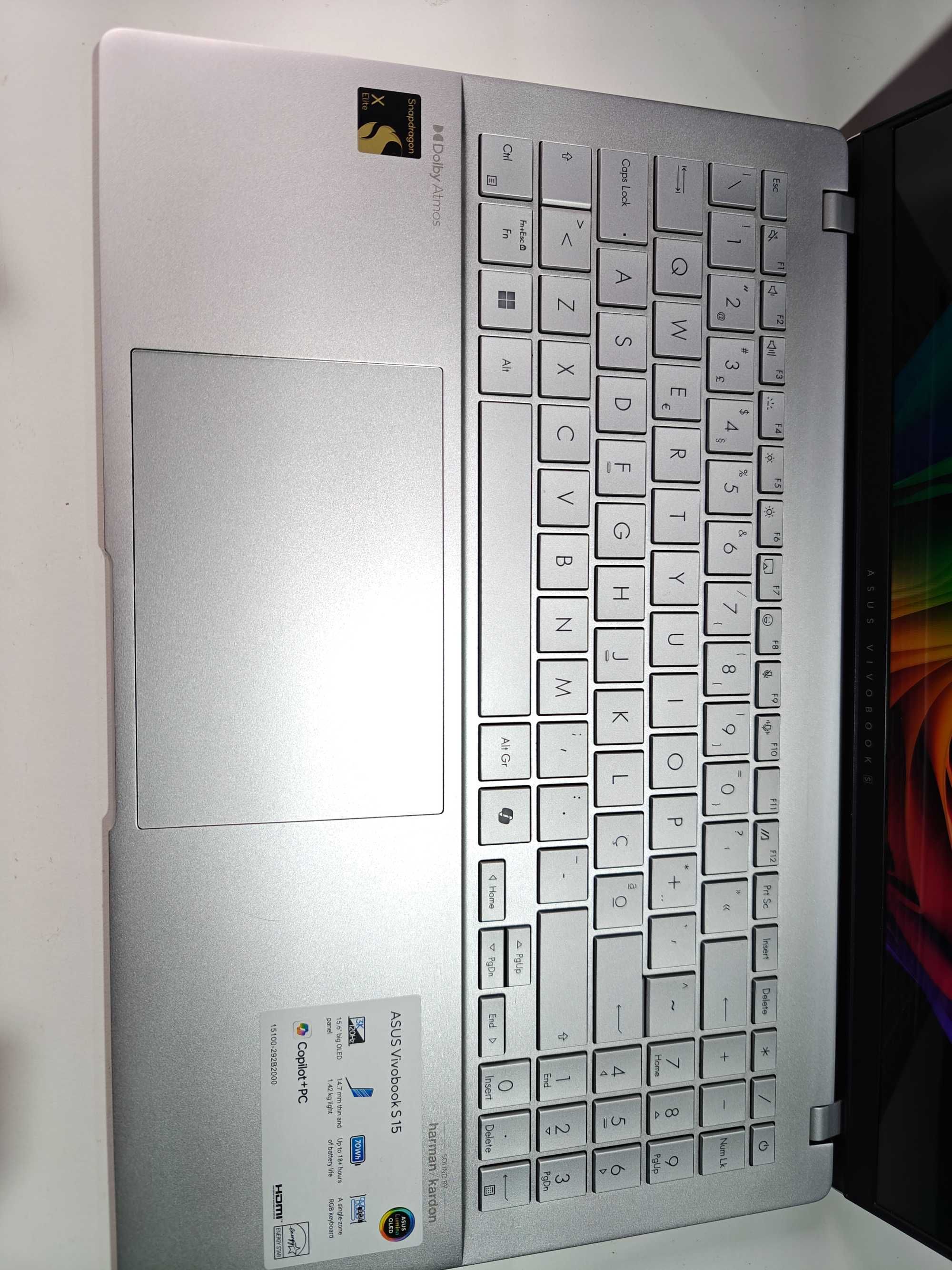 Portátil ASUS Vivobook S 15 OLED