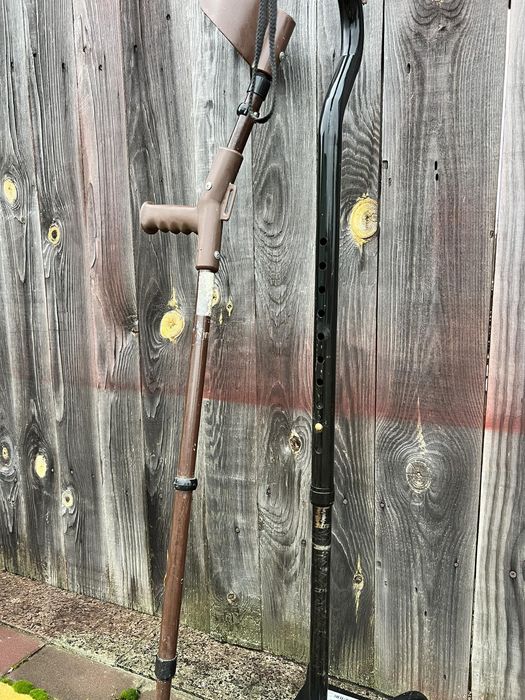 Продам милицю підлокітну та тростину квадропод