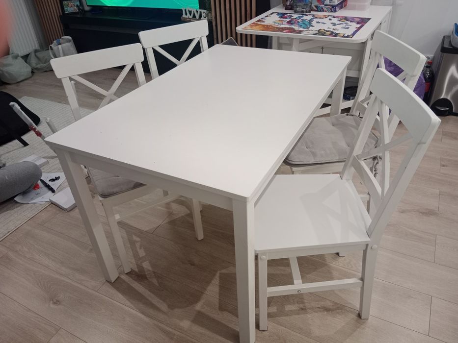 Stół i 4 krzesła