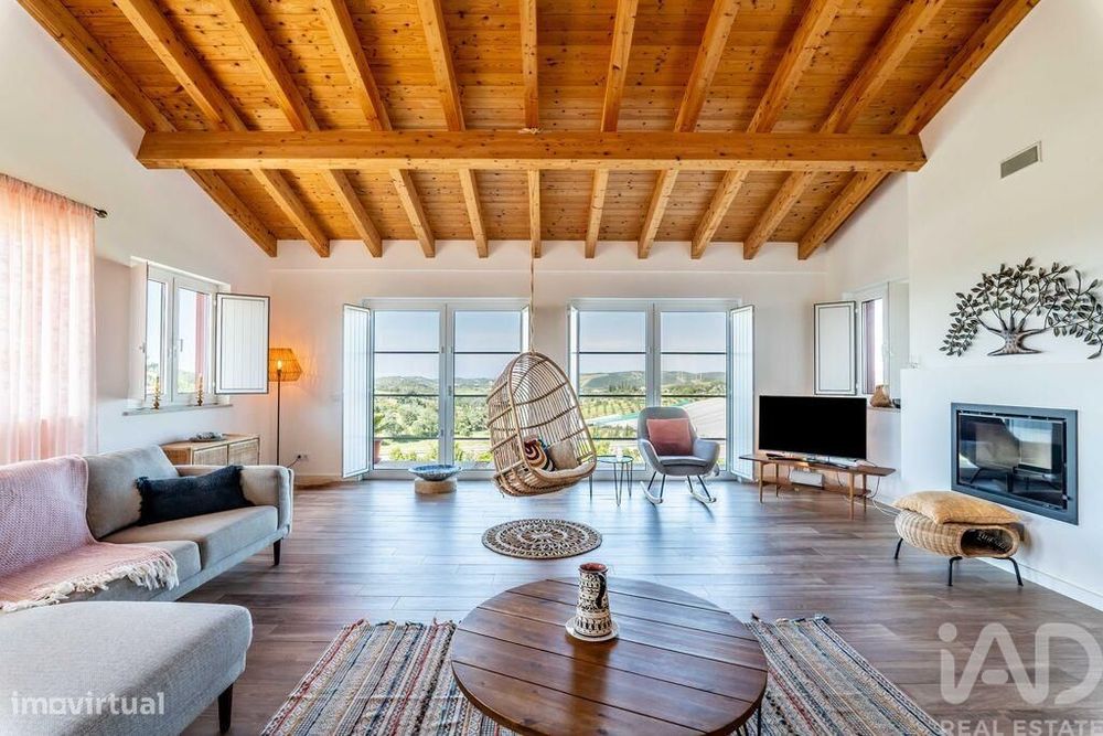 Quinta T3 em Mexilhoeira Grande de 274,00 m2