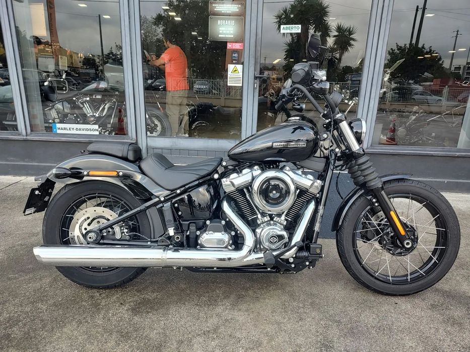 Harley-Davidson Softail Street Bob 117