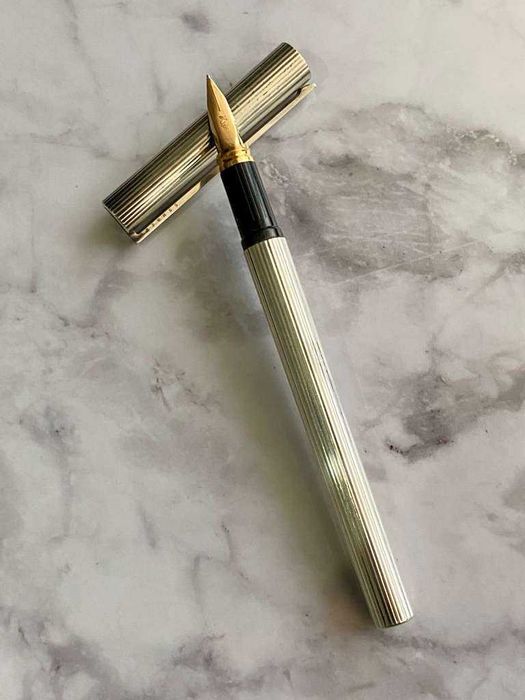 Caneta ST Dupont Bico de Ouro Sólido 18 Quilates