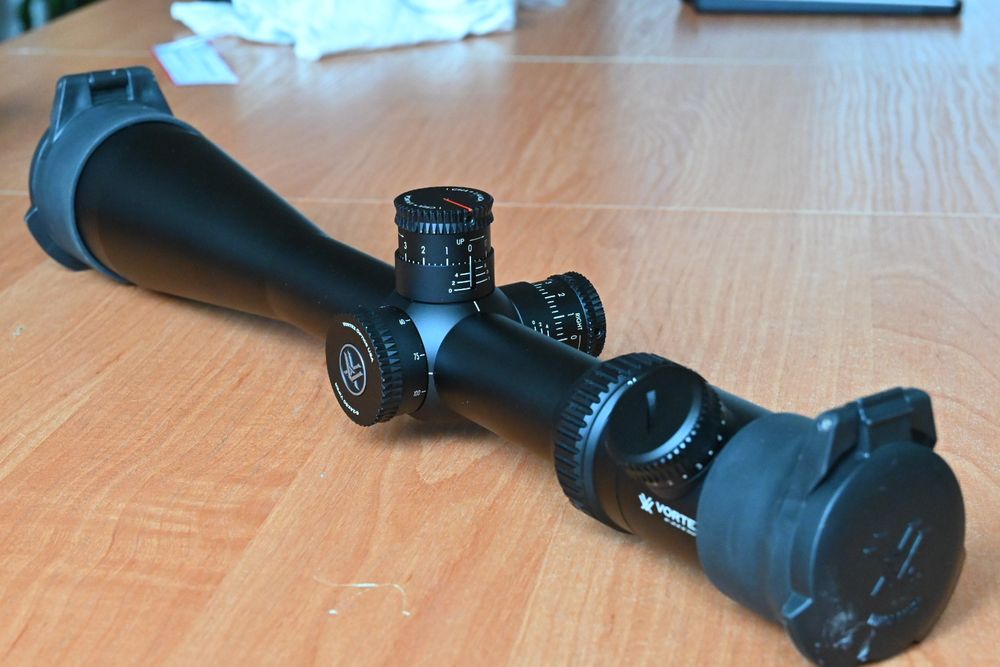 Luneta VIPER PST 6-24X50 FFP