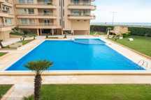 T2 Em condomínio com piscina, terraço e vista mar