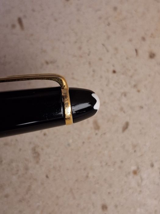 Caneta esferográfica Montblanc Meisterstuck