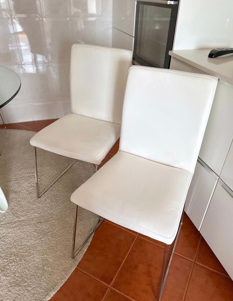 Conjunto 4 cadeiras em otimo estado