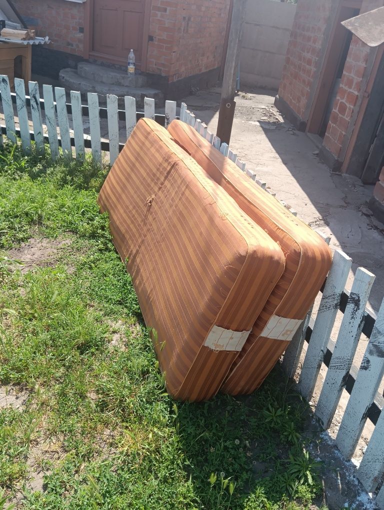 Ліжко б/у в доброму стані