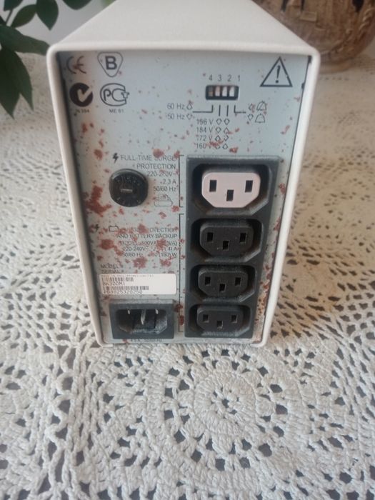 Zasilacz awaryjny APC Back-UPS 300