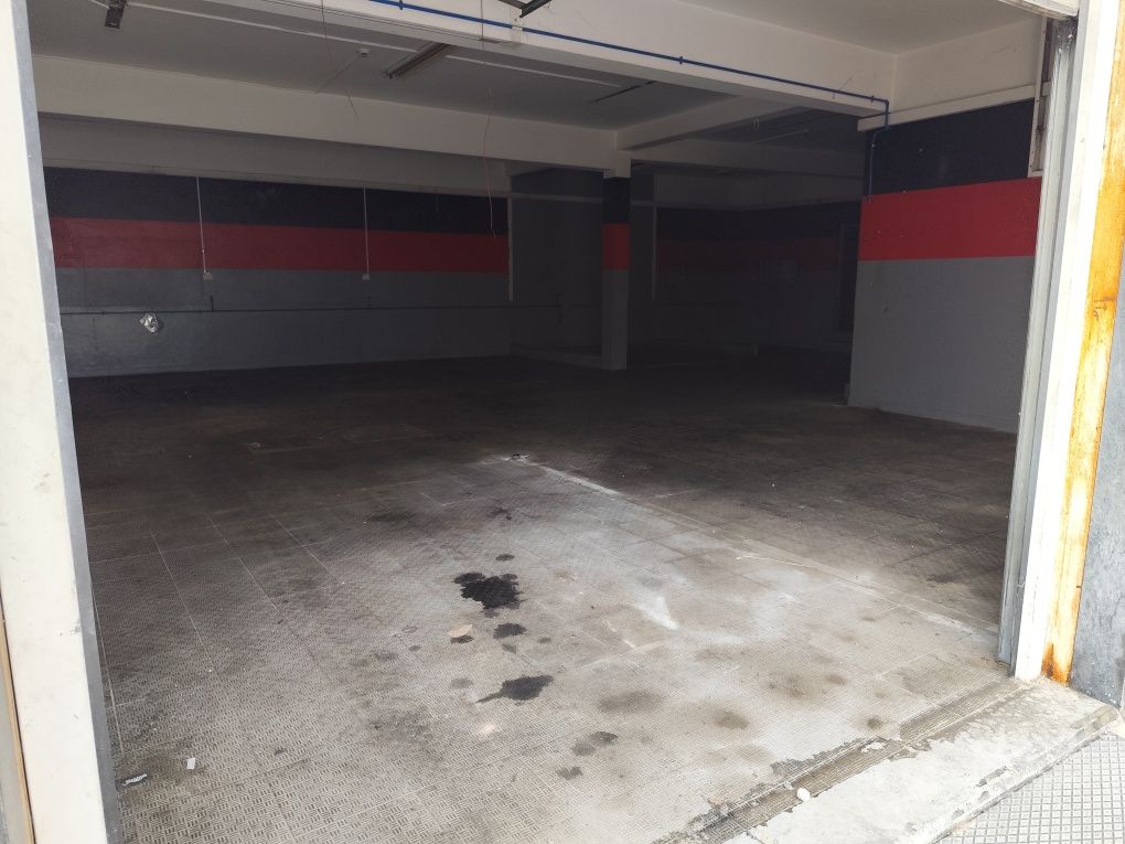 Arrendo espaço garagem e loja