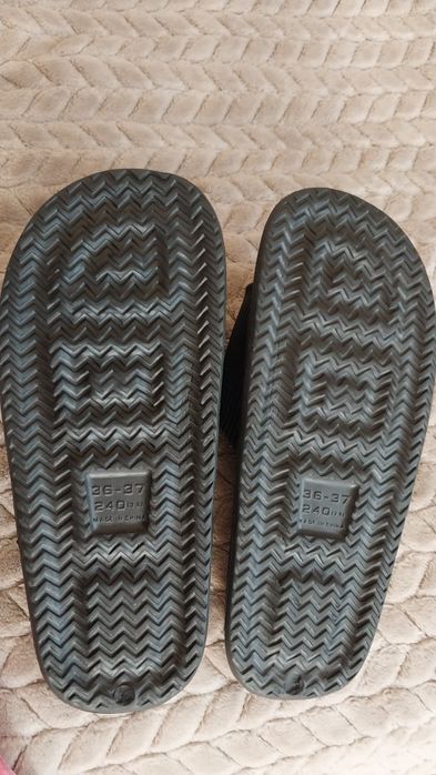 Шльопанці 36розмір