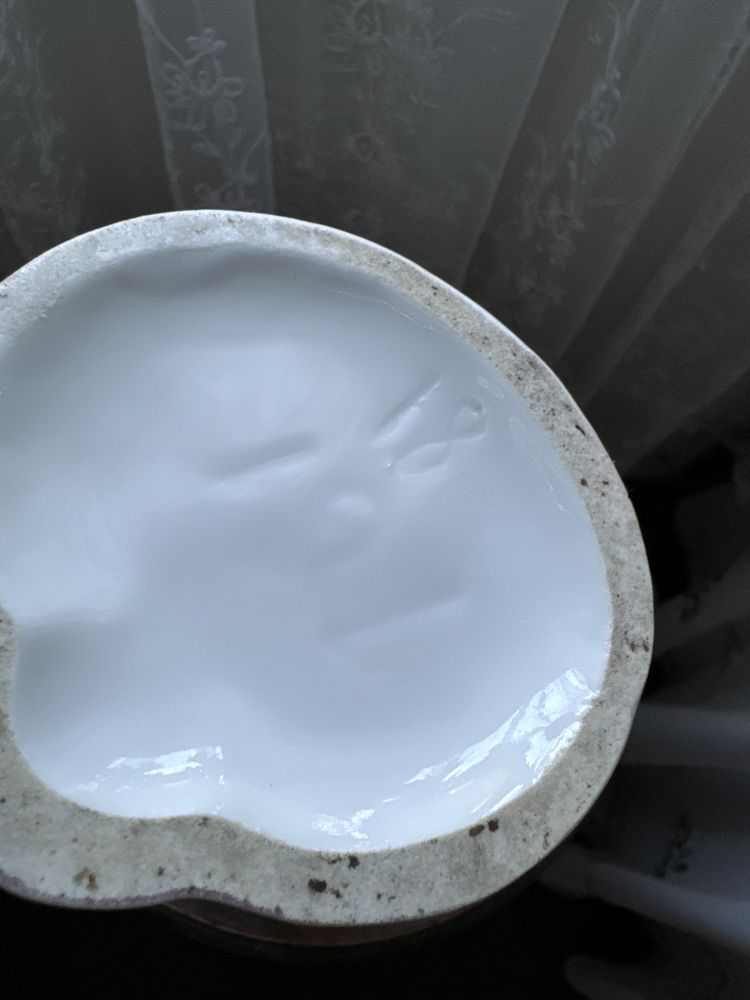 Wazon porcelanowy sygnowany do prywatnych kolekcji
