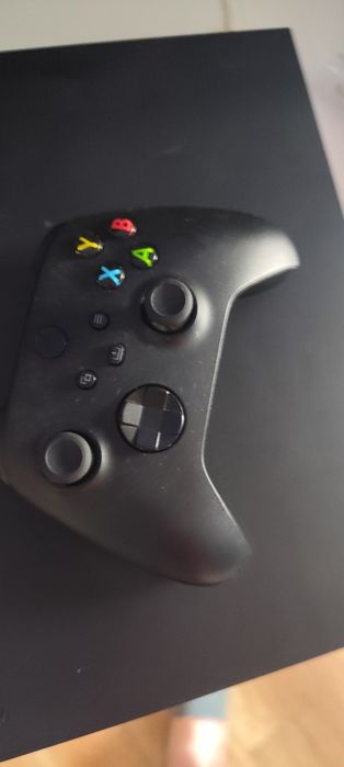 Xbox one x 1tb 4k pad po spa gra