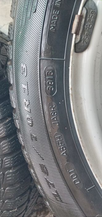 Продам комплект зимової резини р13