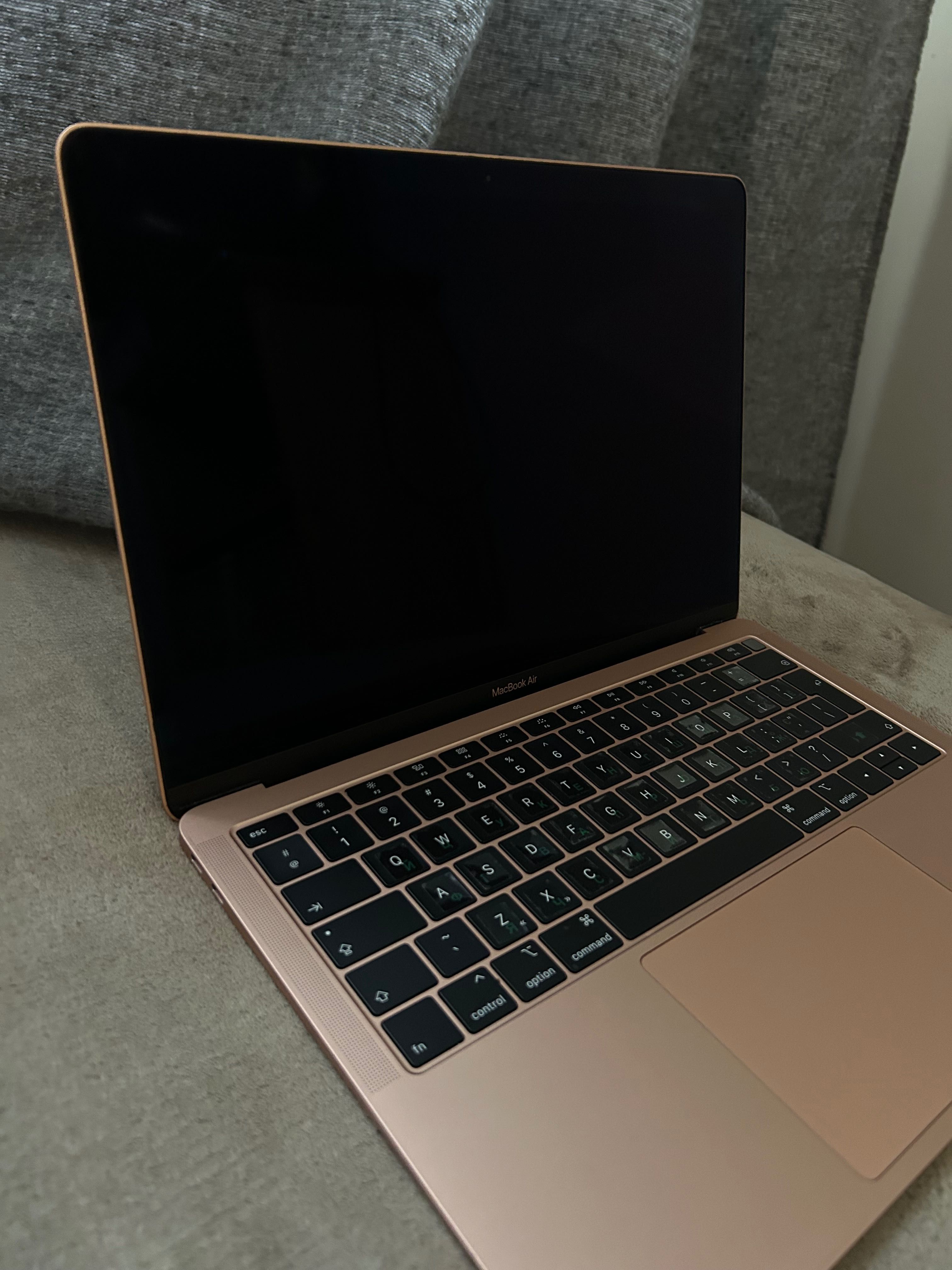 MacBook Air 13” Gold – jak nowy!