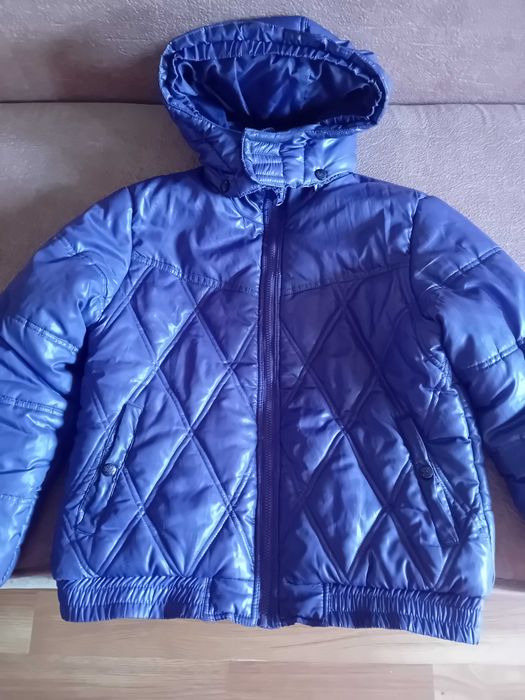 Продам демісезонну жіночу куртку