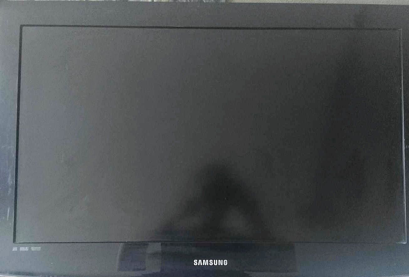 Sprzedam telewizor marki Samsung