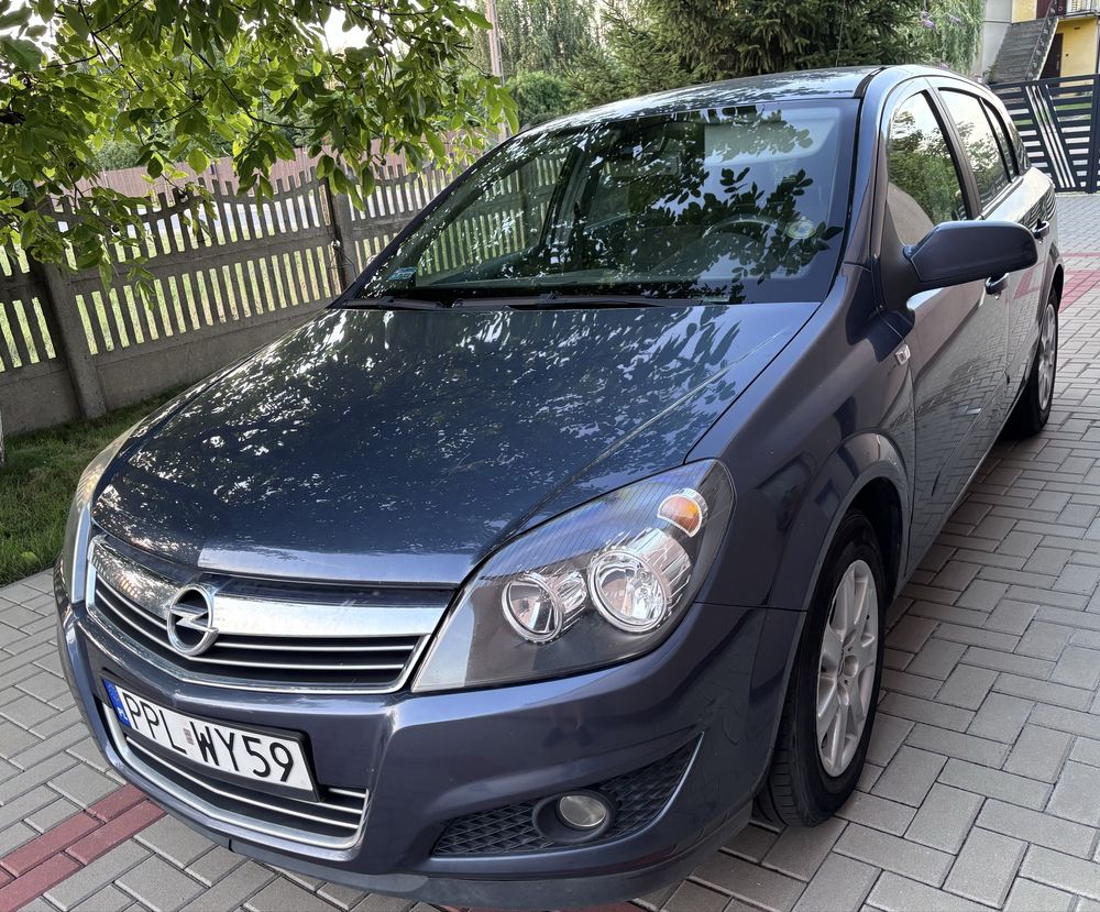 Opel astra H 1.6 16V 115KM Hak tempomat multifunkcja komputer podlokie