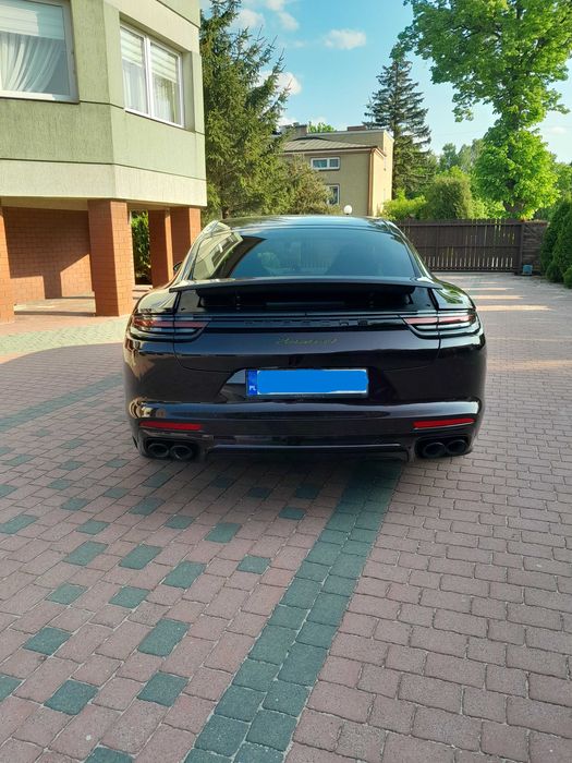Porshe Panamera 4 E-Hybrid