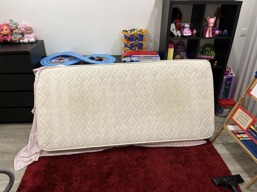Cama solteiro Branca
