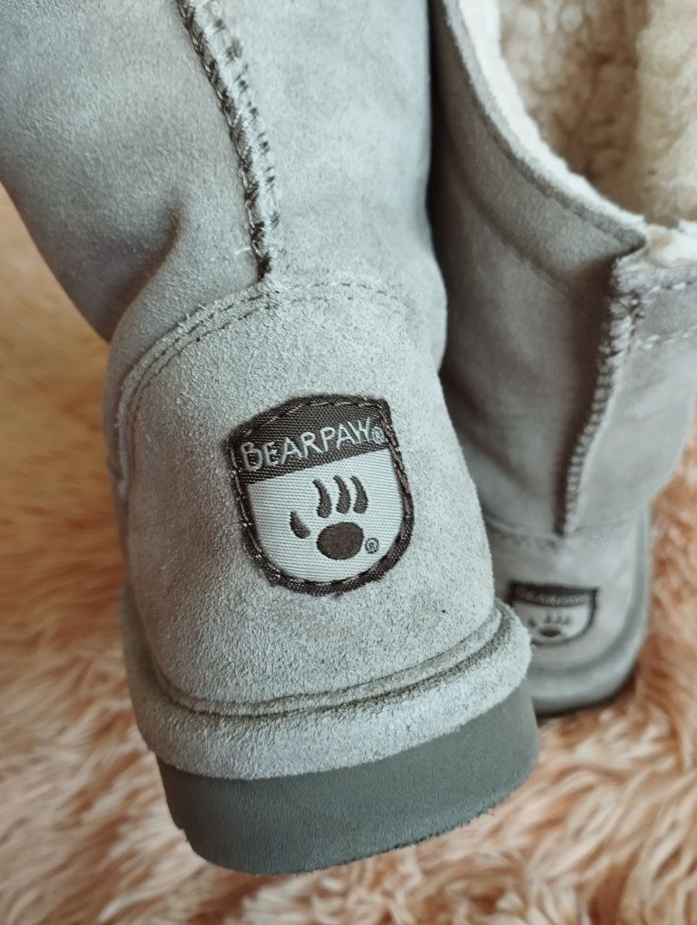 Зимові чобітки ( угі) на дівчинку Bearpaw
