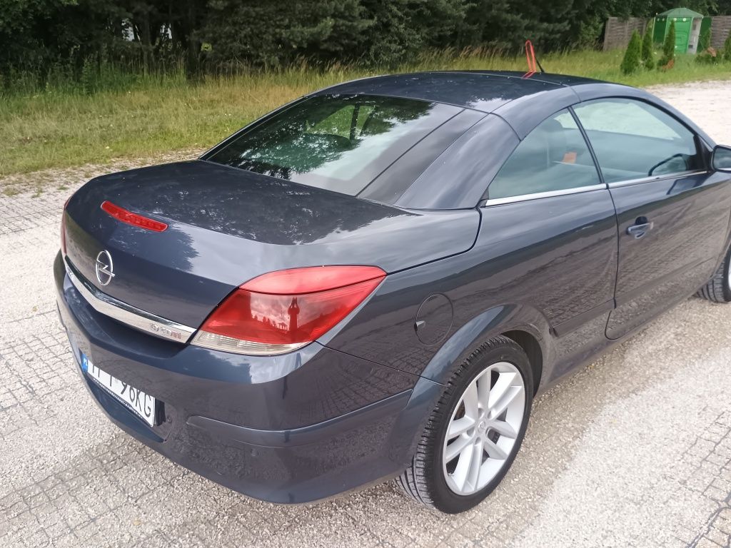Opel Astra Cabrio 2007 r. 135 tyś