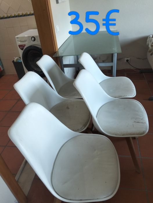 Mesa com tampo de vidro