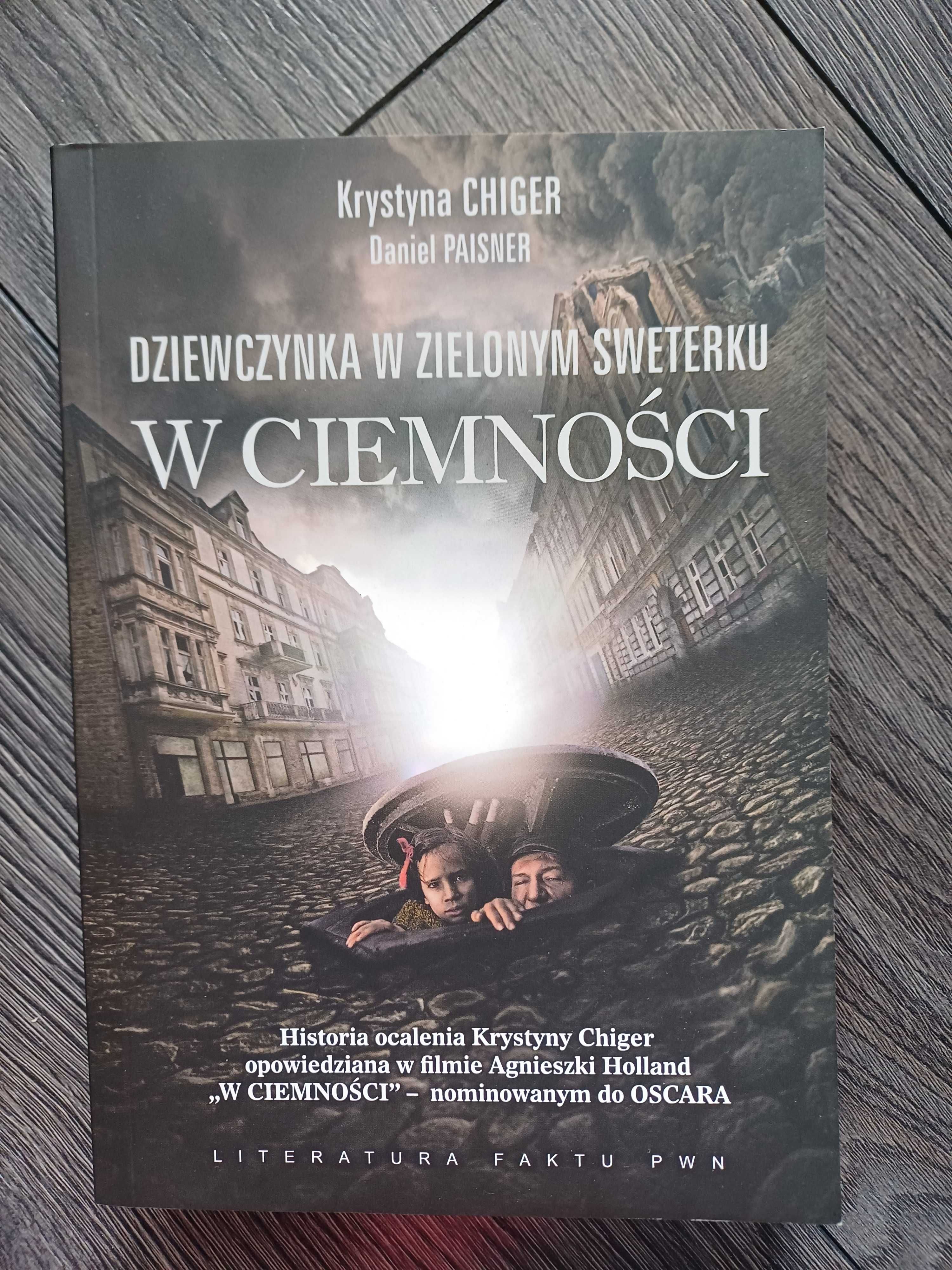 W ciemności.Dziewczynka w zielonym sweterku.Krystyna Chiger,D. Paisner