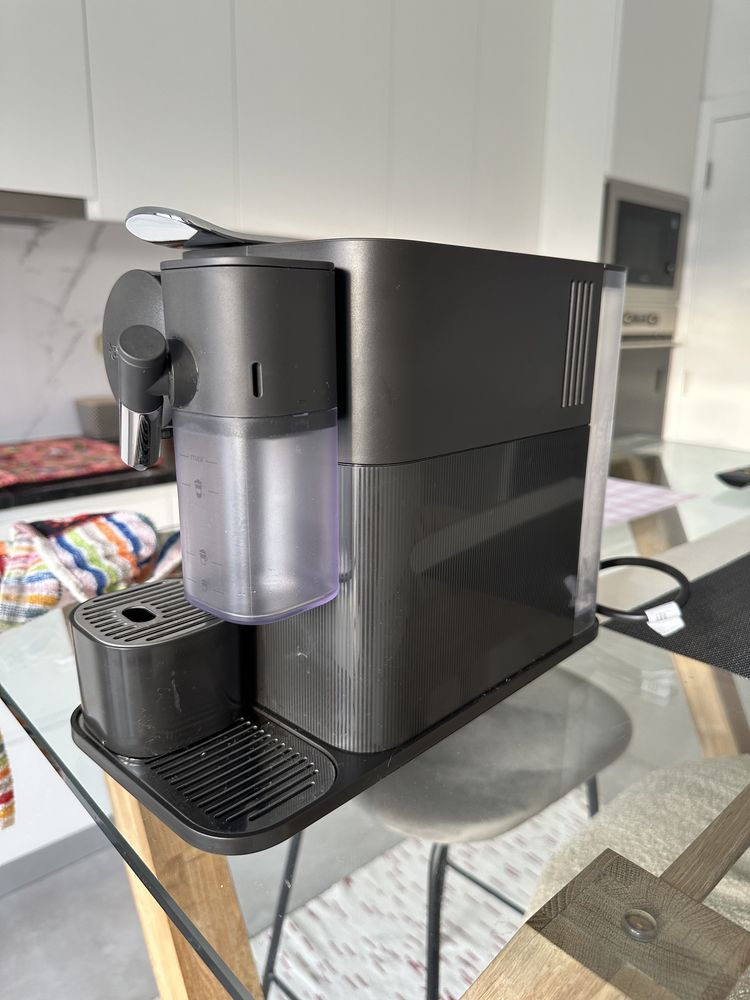 Máquina café - Nespresso
